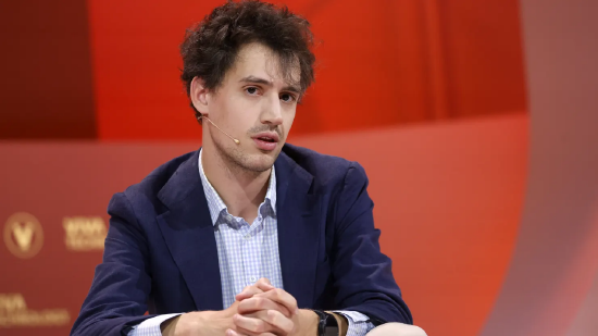 人工智能实验(⏫)室Mistral将推出其首款推理模型，挑战 OpenAI